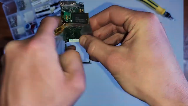 image 56 How to replace the battery on an iPod nano 2nd gen