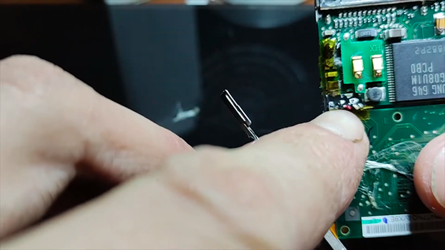 image 64 How to replace the battery on an iPod nano 2nd gen