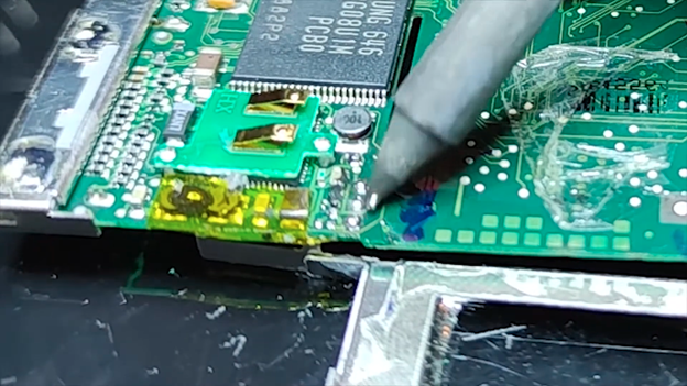 image 66 How to replace the battery on an iPod nano 2nd gen