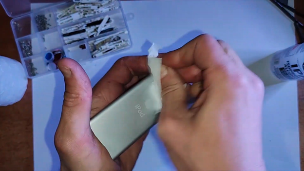 image 81 How to replace the battery on an iPod nano 2nd gen